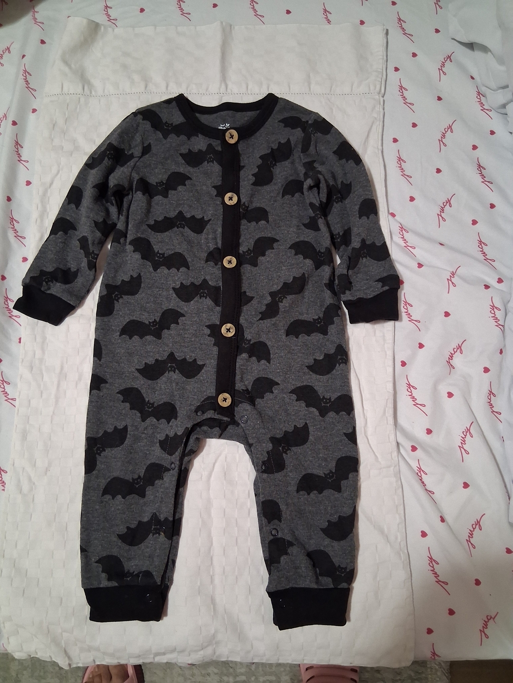 Cat & Jack Gray and Black Bat-Print Footed One-Piece